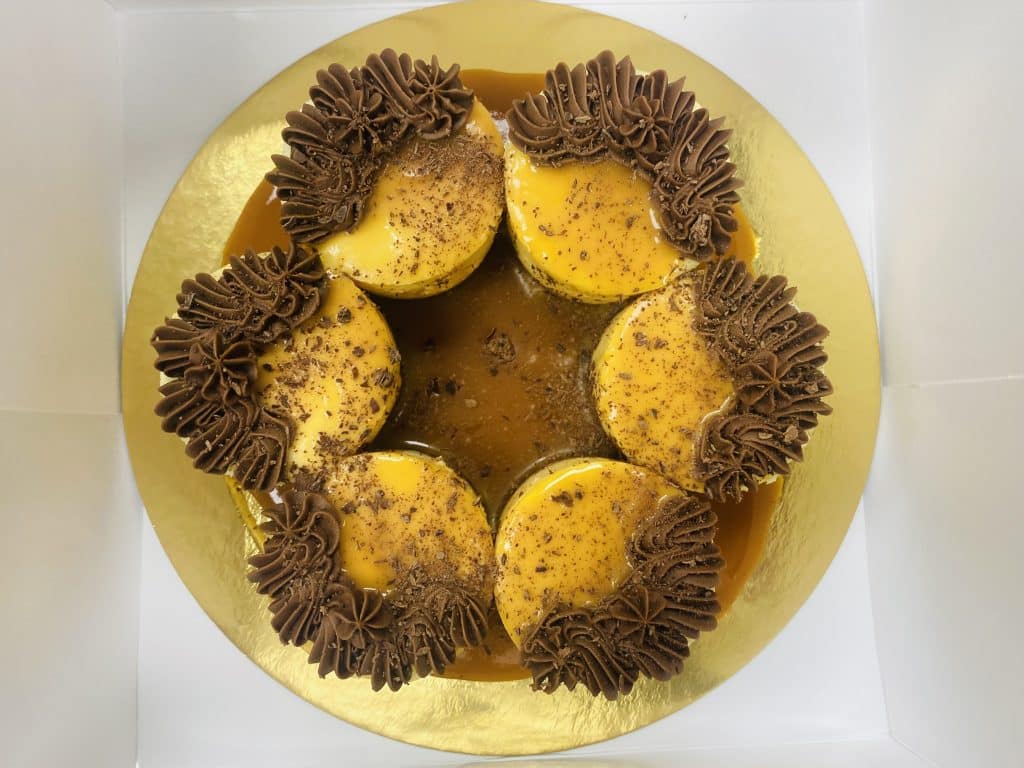 mini keto cheesecakes